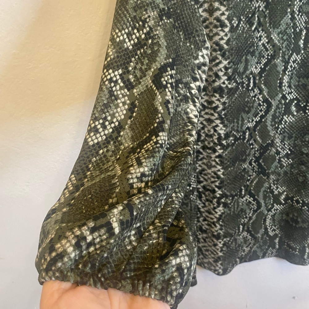 H&M Green Python Long Sleeve Dress - Picture 4 of 6